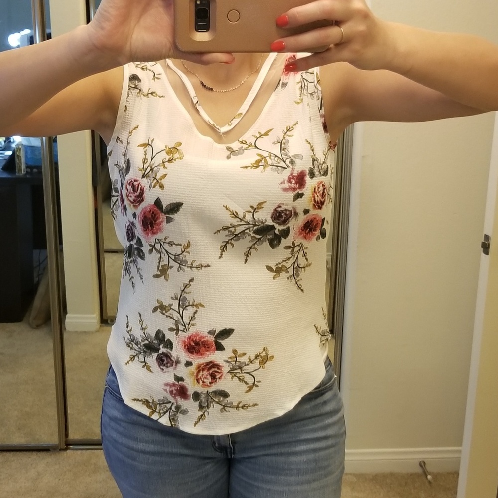 SALE!! Chiffon casual sleeveless floral top - Picture 5 of 8